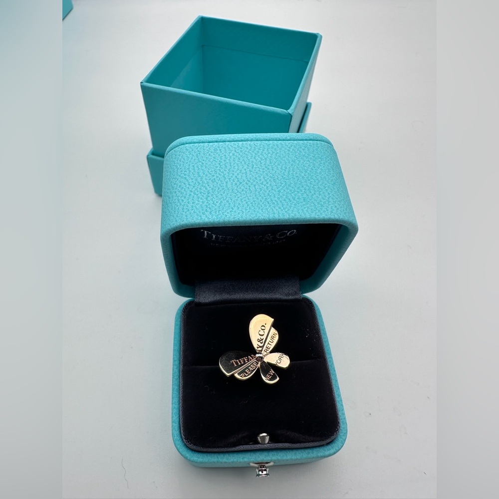 Tiffany & Co. New love bug butterfly size 5 18kt rose gold & 925 sterling silver - Picture 7 of 13
